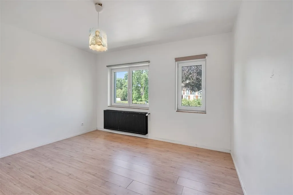 Stanze - Half-Open House with Garden in Quiet Area