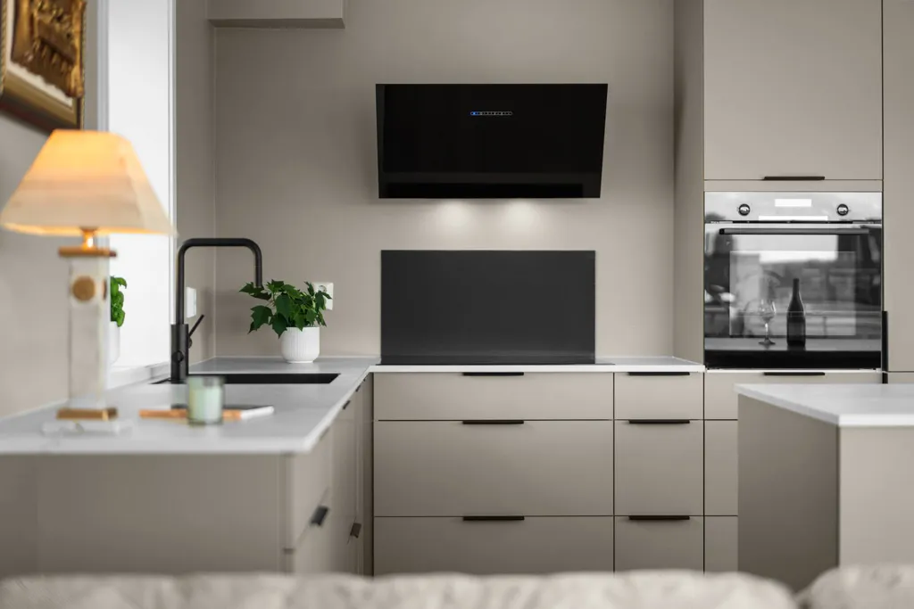 Köök - Modern 4-Bedroom Flat in Nannestad