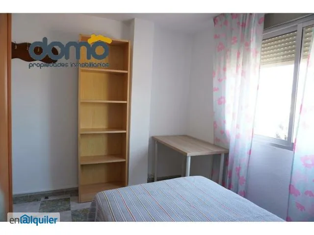 Schlafzimmer - Furnished Flat with Balcony in Granada