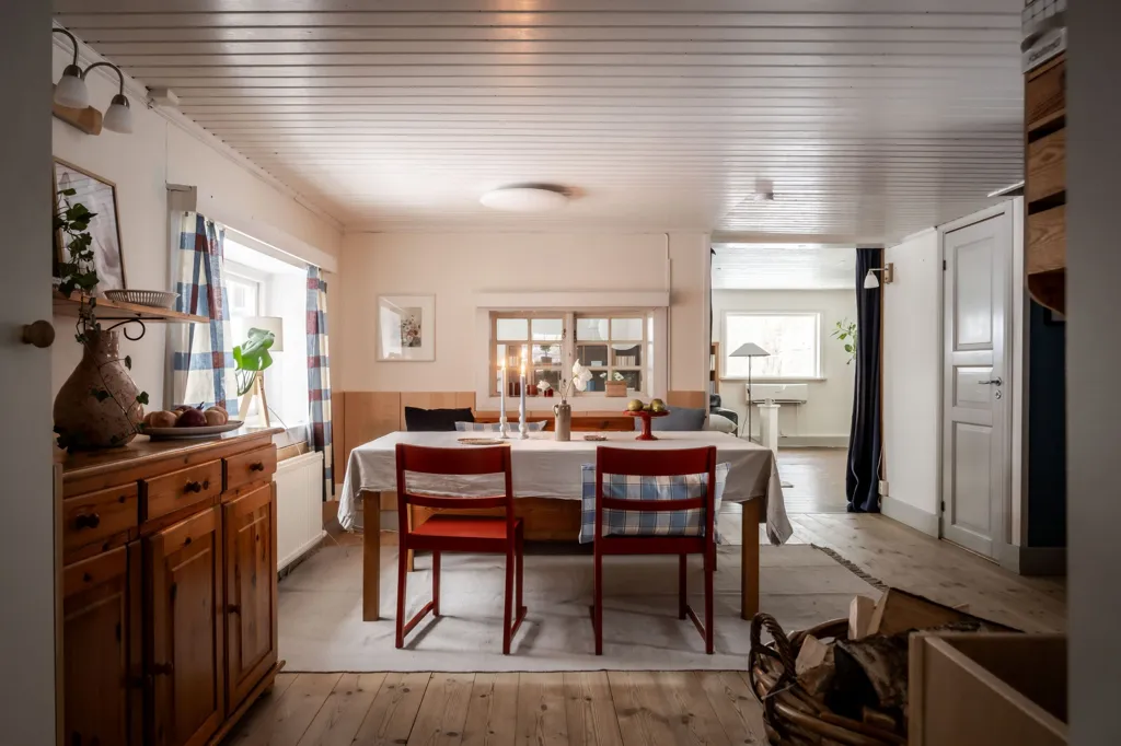 Salle à manger - Charming Two-Storey Villa with Lake View in Sandared