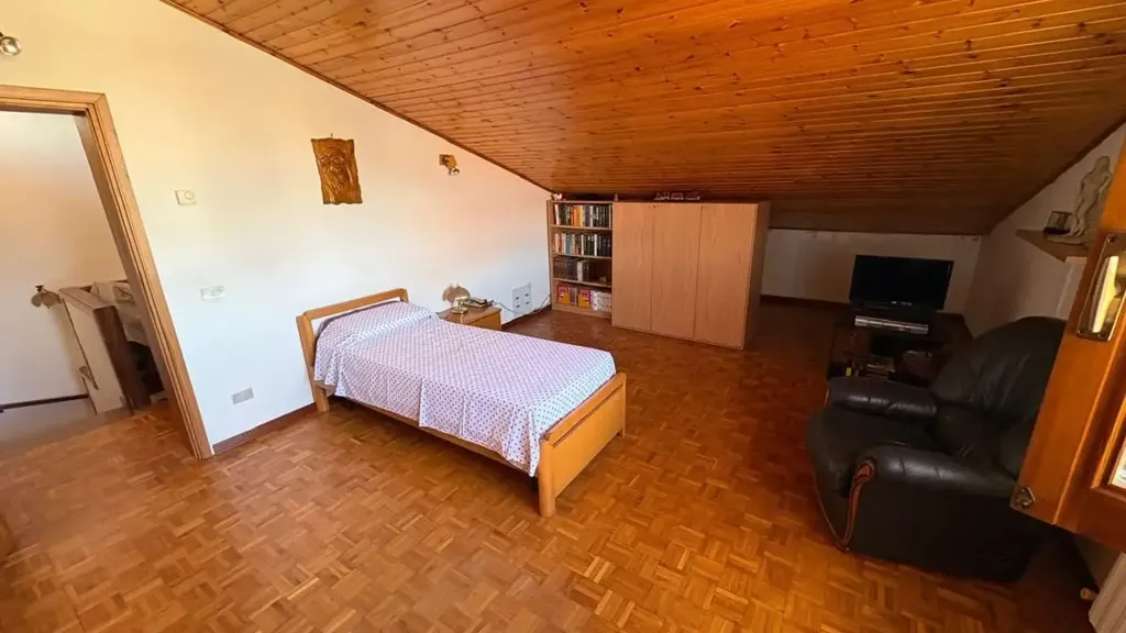 Bedrooms - Bifamiliar Villa with Private Garden in Formignana