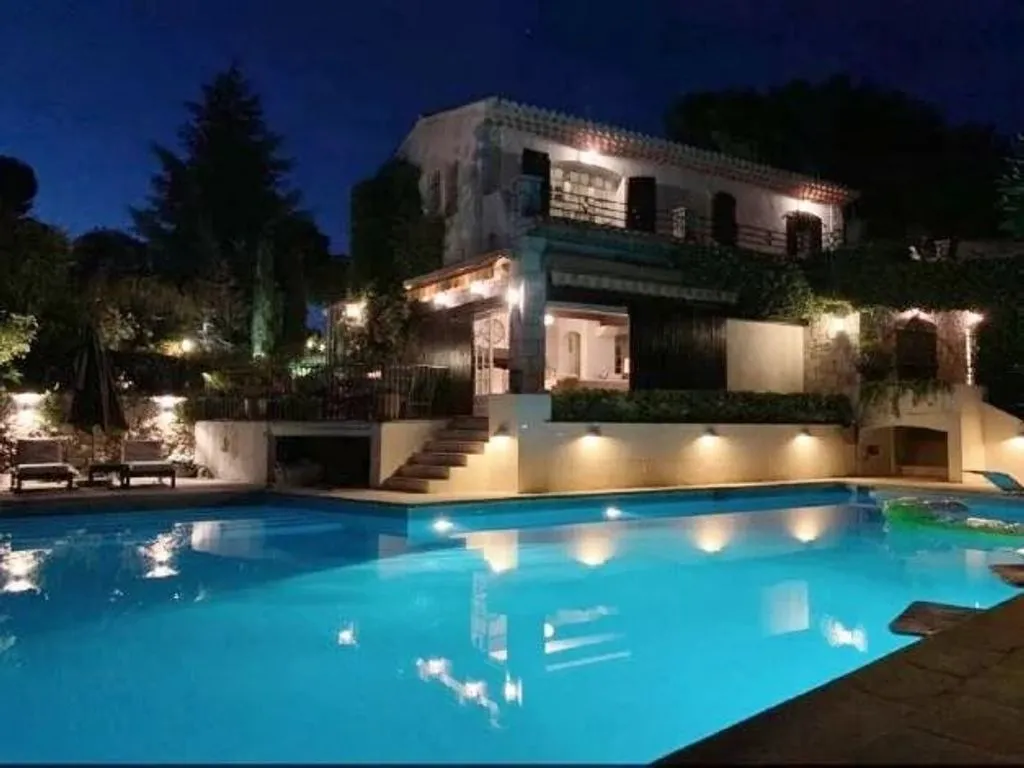 Piscine - Villa avec Vue Mer à Antibes
