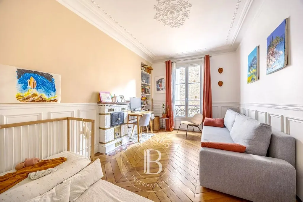 Elutuba - Luxury Apartment with Period Charm in Canal Saint Martin