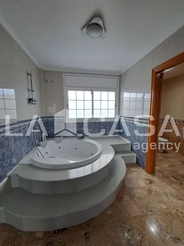 Salles de bain - Chalet with Pool and Terrace in Can Parellada
