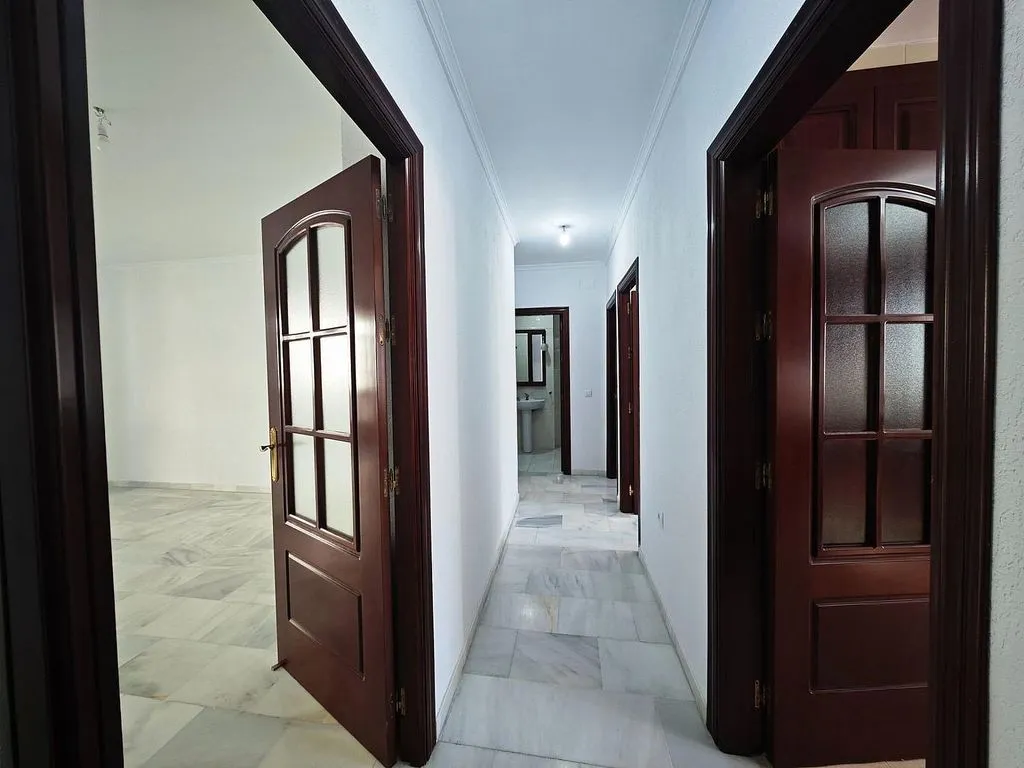 Hallway - Apartment with Balcony in Urban Centre, Chiclana