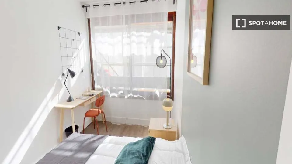 Camere da letto - Room in Parisian Shared House