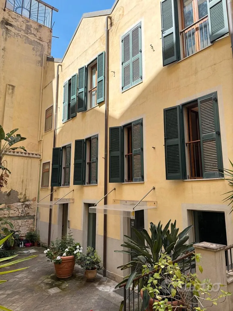 Aed - Rationalised Apartment in Cagliari Centre