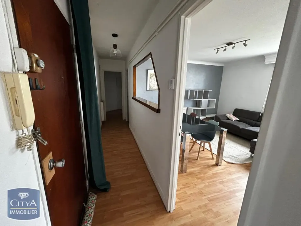 Entrée - Appartement Rénové avec Vue Dégagée à Pau