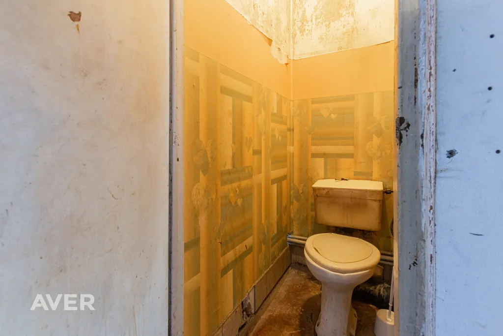 Bagni - Spacious 4-Bedroom Flat with Terrace in Rembate