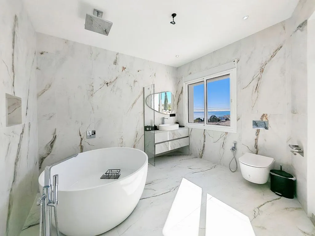 Salles de bain - 9-Bedroom Chalet with Pool in La Capellania