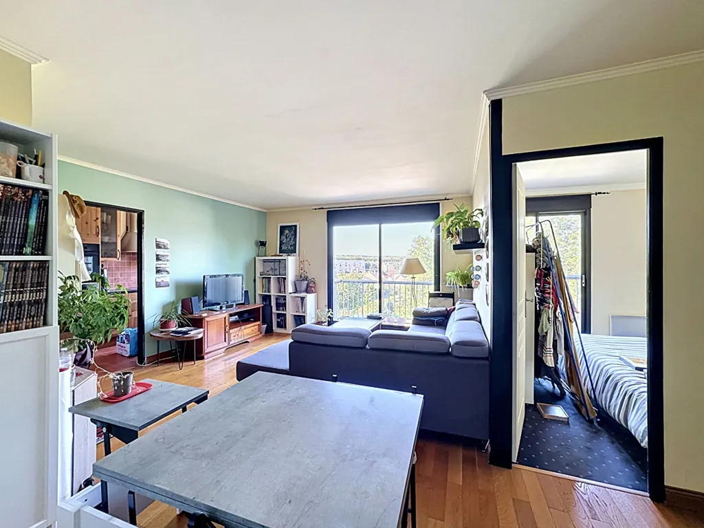 Séjour - Appartement avec Balcon et Vue Dégagée à Versailles