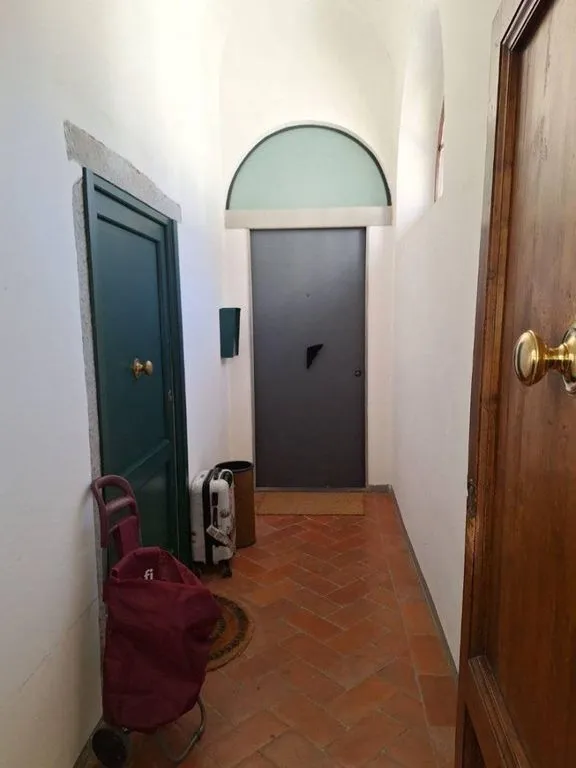Esik - Luxury Apartment with Historic Features in Florence
