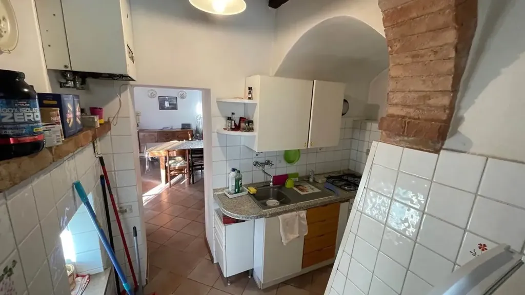 Cuisine - Quadrilocale with High Ceilings near Siena Centre