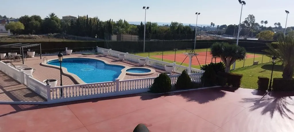 Bassein - Luxury Villa with Pool in Elche