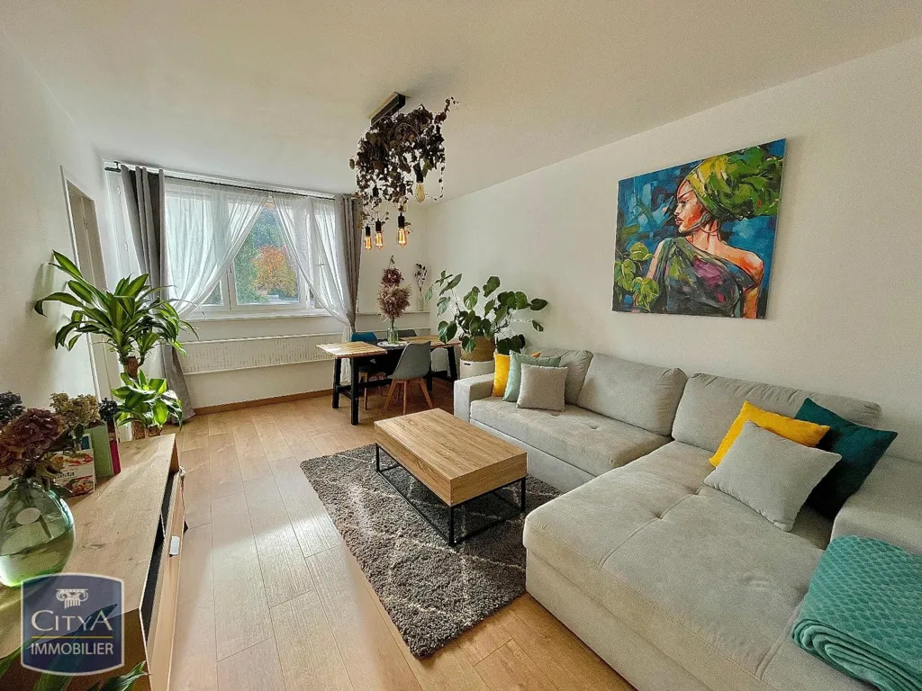 Séjour - Chambre en Colocation avec Ascenseur à Saint-Étienne