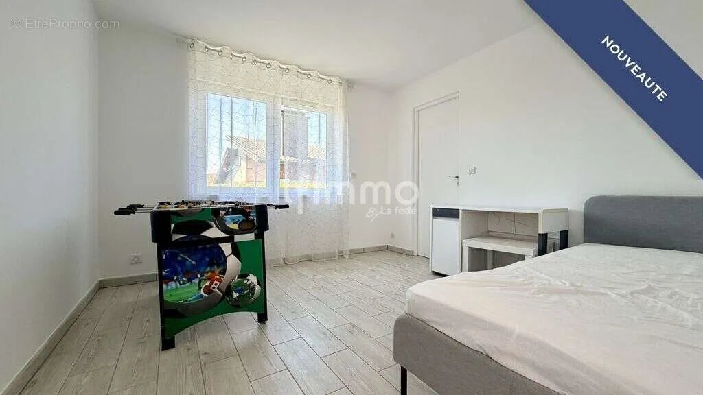 Chambres - Maison Moderne avec Piscine à Wittenheim