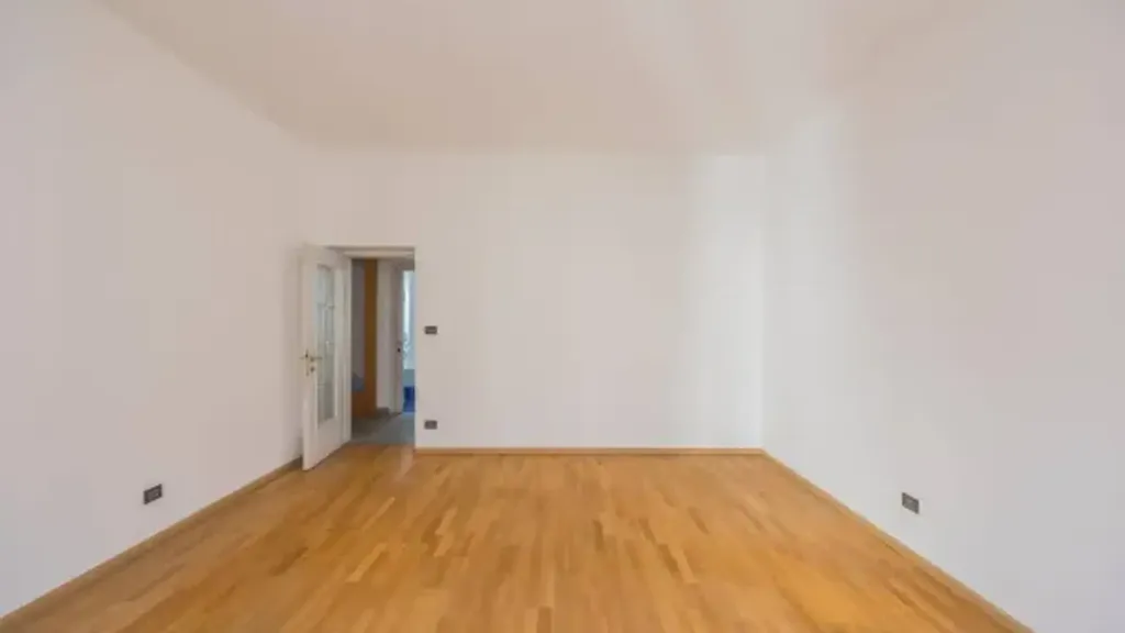 Pièces - Spacious Apartment with High Ceilings in Bolzano