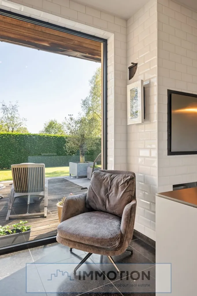 Elutuba - Stylish Villa with South-Facing Garden in Luxurious Setting