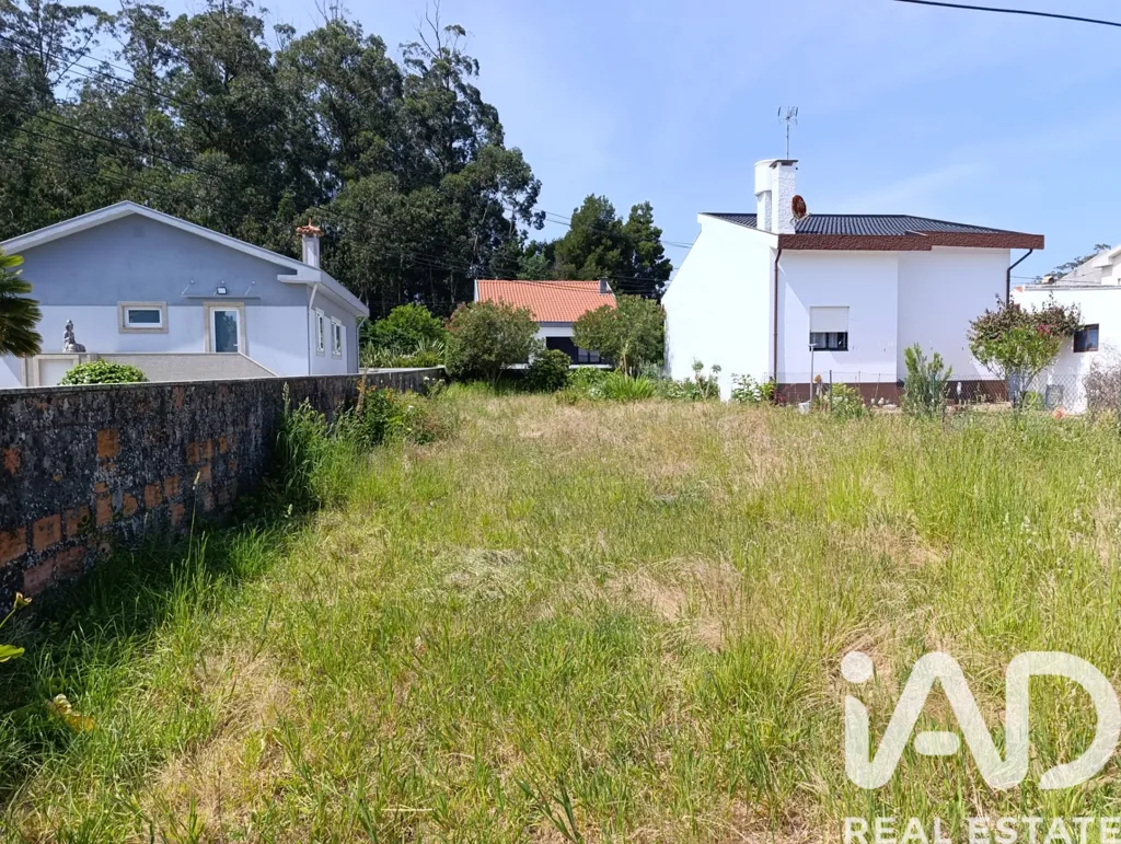 Aed - Buildable Plot with Church View in Beiriz