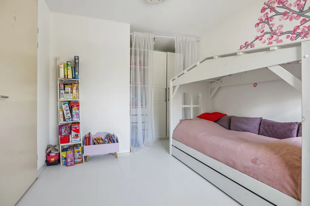 Magamistoad - Spacious Flat with Balcony in IJsselmonde