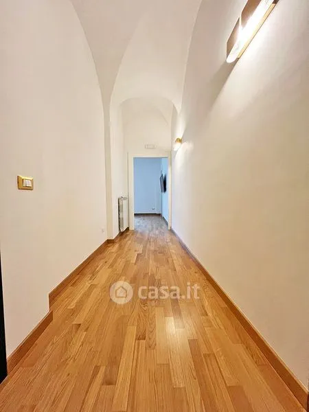 Entrée - Rustic Triplex with Courtyard in L'Aquila