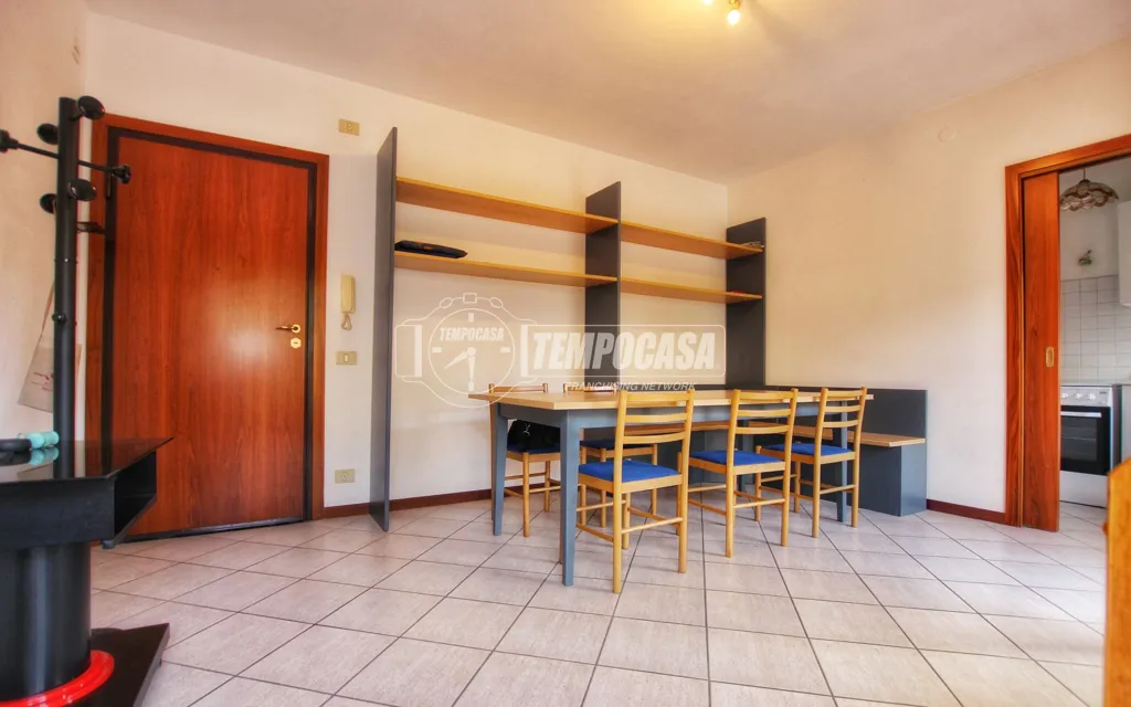 Dining Room - Rustic 2-Bedroom Flat with Balcony in Ancona