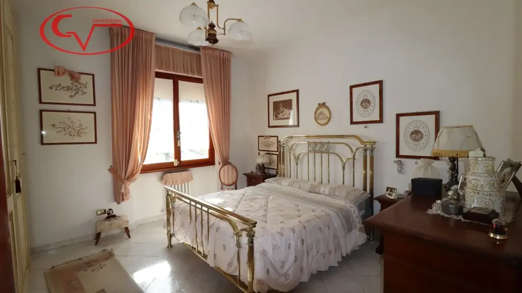 Chambres - Trifamiliare Villa with Garden in Montevarchi