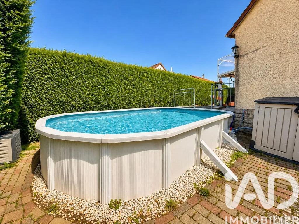 Piscine - Maison Plain-Pied avec Piscine à Œting