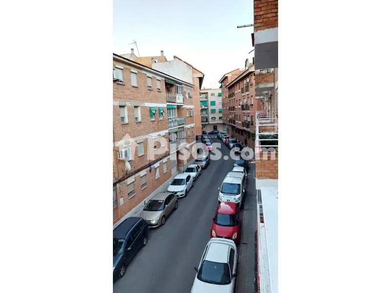 Balcón - Piso exterior con balcón en Calle de García de Loaysa
