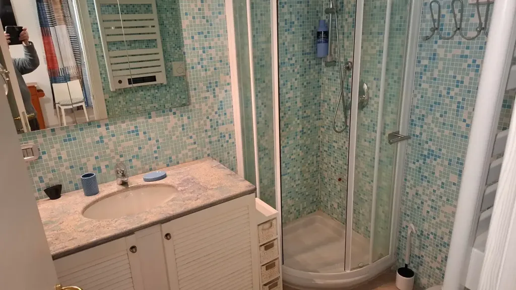 Salles de bain - Rustic Bilocale with Garden View in Sanremo