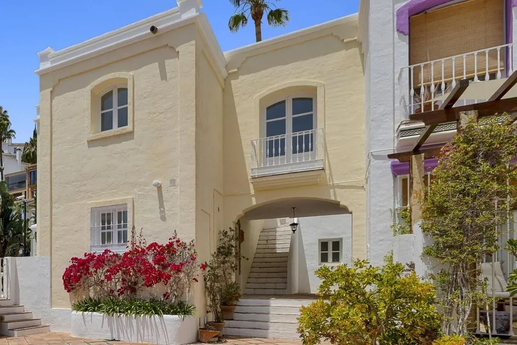 Garden - Newly Built Villa with Mountain Views in Benahavís