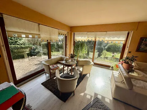 Séjour - Maison d'Architecte avec Terrain à Madonne et Lamerey