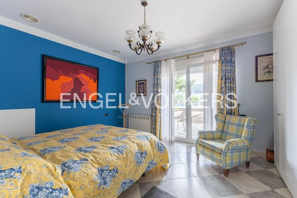 Magamistoad - Equestrian Estate with Pool in Enguera