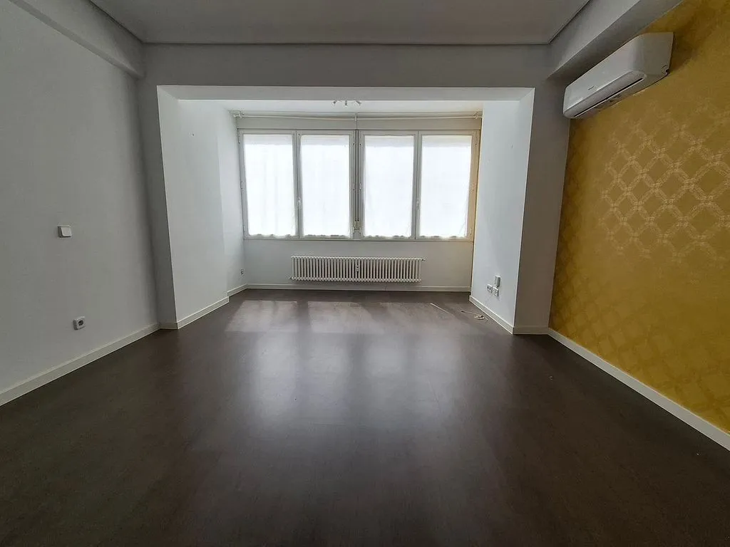 Pièces - Bright 1-Bed Flat with Balcony in Salamanca