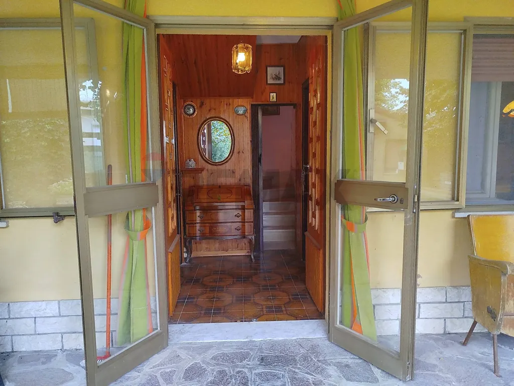 Esik - Bifamily Villa with Garden in Medolla
