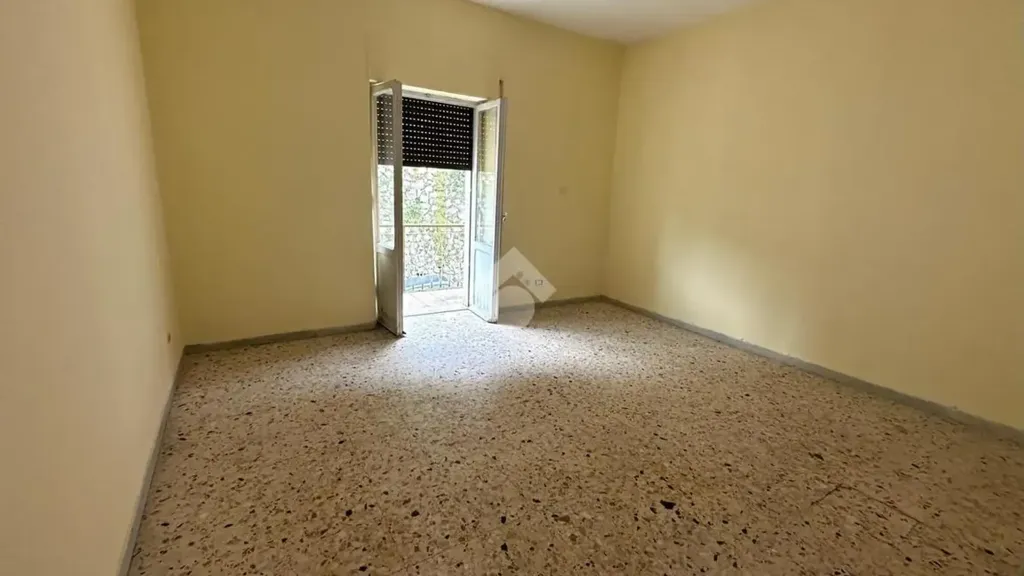 Toad - Three-Level Villa with Garden in Artena