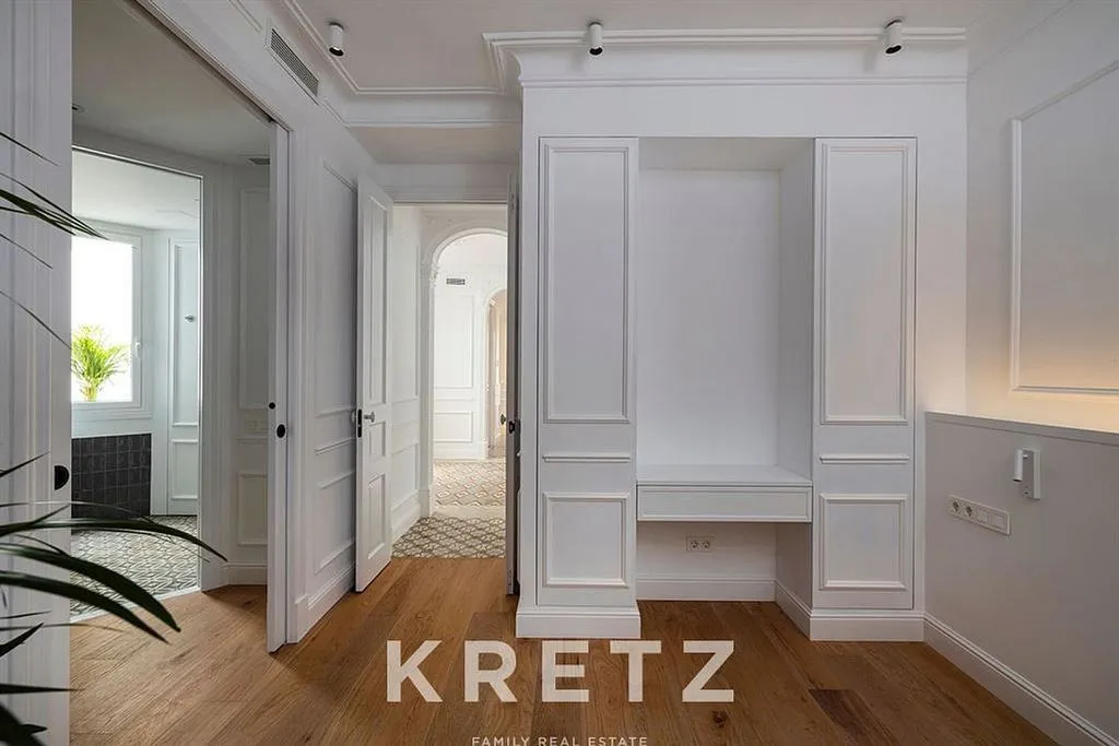 Esik - Apartment with Balcony in Eixample Izquierdo