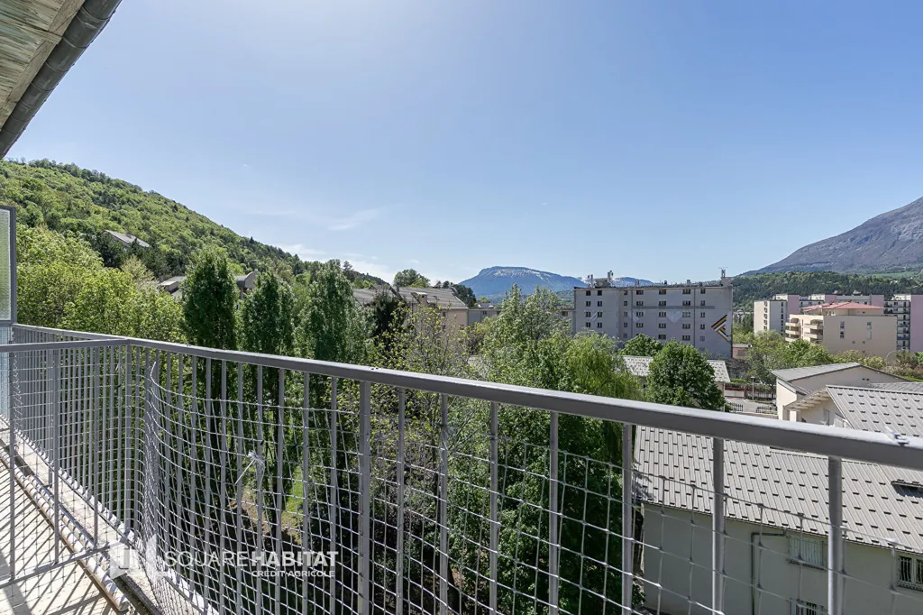 Balcon - Appartement 3 Pièces avec Vue Montagne à GAP