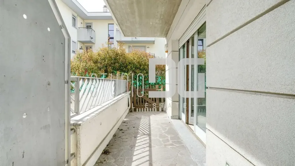 hallway_entrance