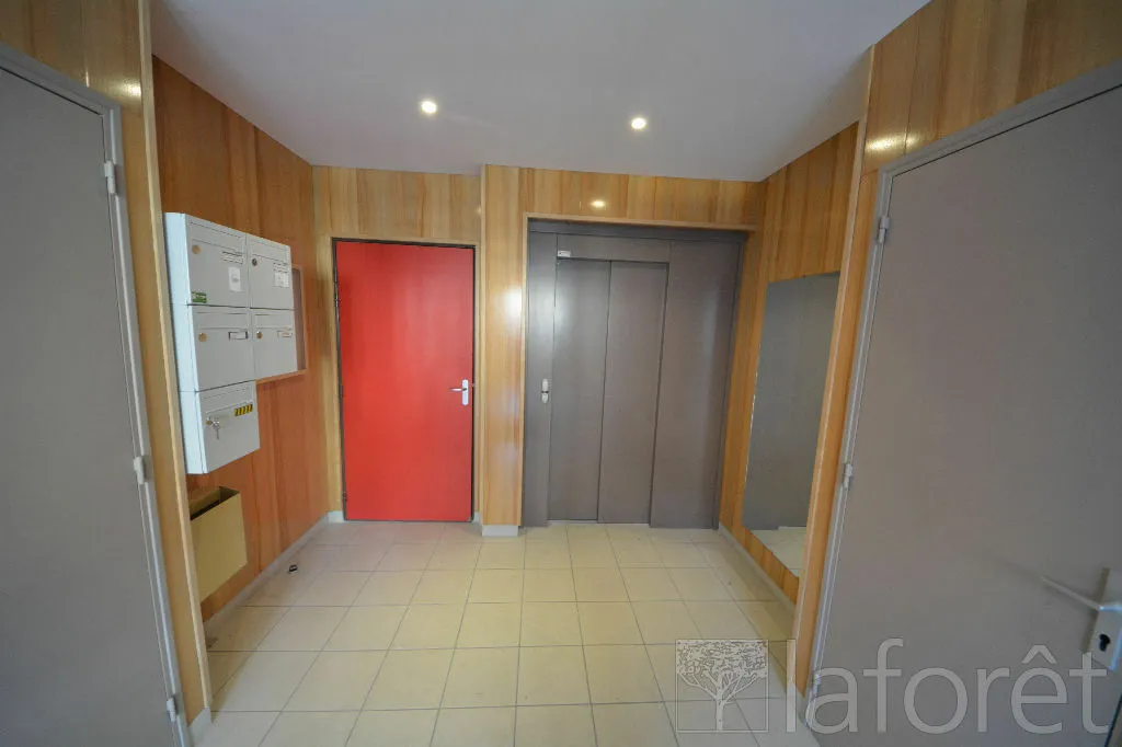 Entrée - Appartement Calme en Centre-Ville à Saint-Sulpice