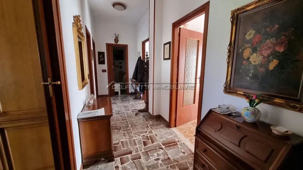 Entrée - Significant Apartment with Terrace in Alba