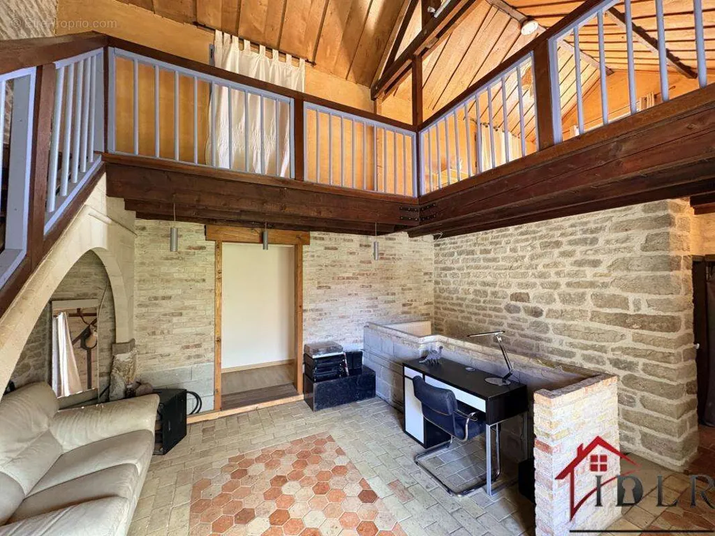 Séjour - Maison Authentique avec Jardin à Petit-Mercey