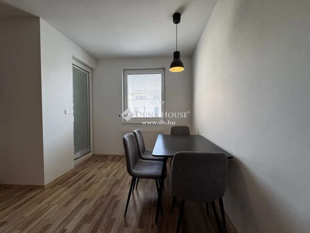 Söögituba - Modern Flat with Balcony in Győr
