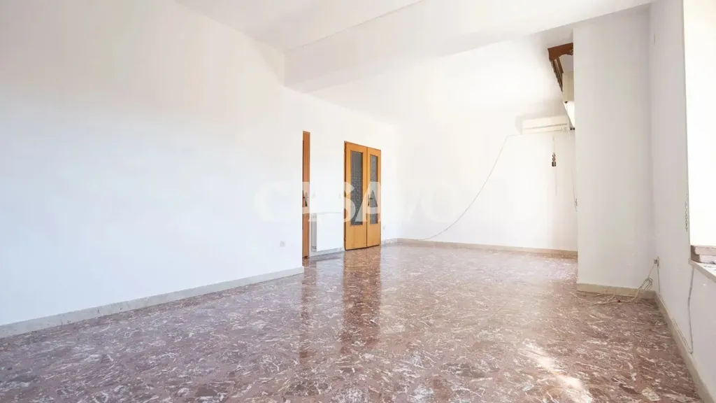 Pièces - Apartment with Balcony in Messina