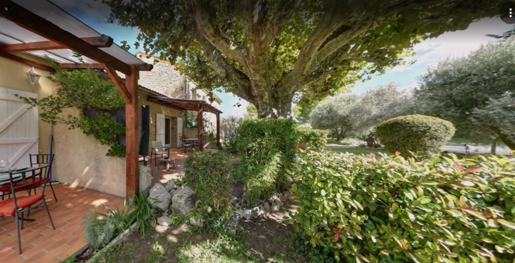 Terrasse - Propriété de Charme avec Piscine au Pied du Luberon