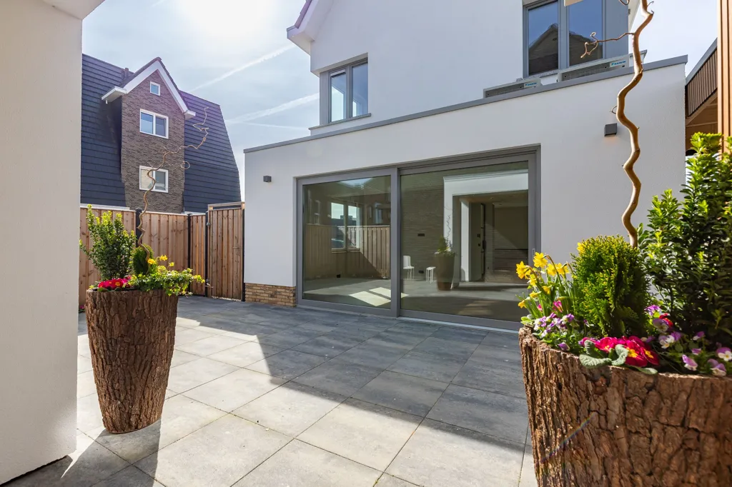 Jardin - Modern Villa with Office in Nobelhorst