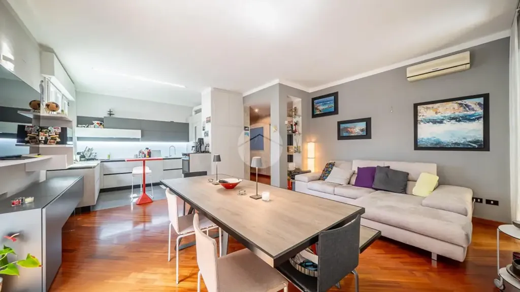Séjour - Spacious Trilocale with Balconies in Parma