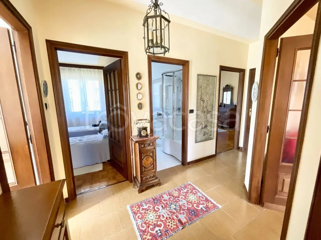 hallway_entrance