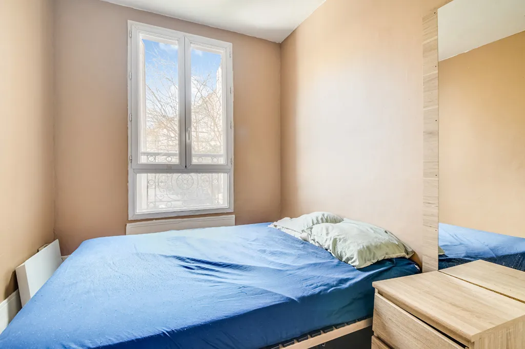 Chambres - Appartement Traversant avec Charme Ancien à Paris