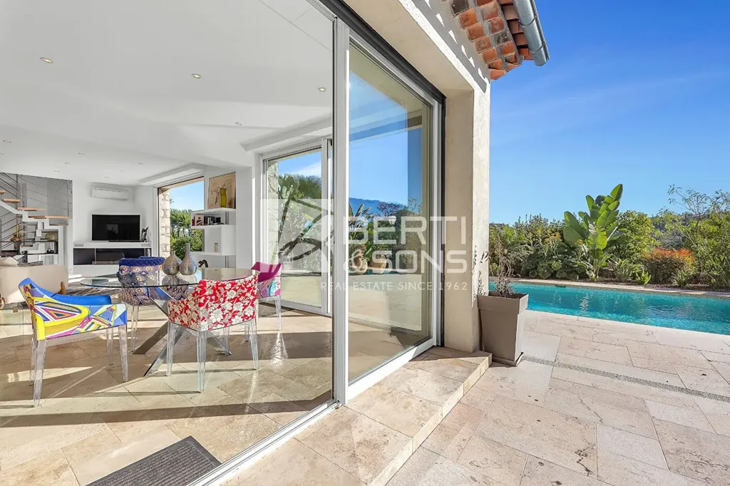 Piscine - Villa en Pierre Rénovée avec Piscine à Mandelieu